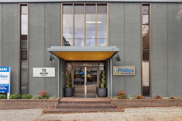 711 6th Ave N, Seattle, WA 98109
